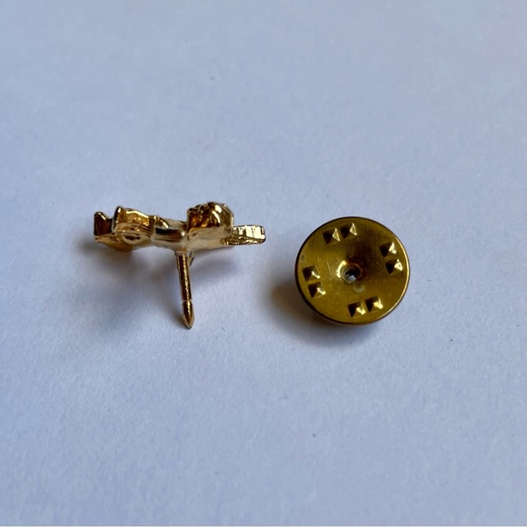 Gold Cherub Angel Lapel Pin Brooch - Picture 5 of 6